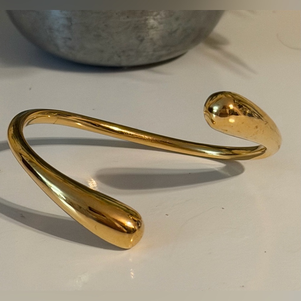 Trendy & Elegant Gold Twist Cuff Bangle Bracelet